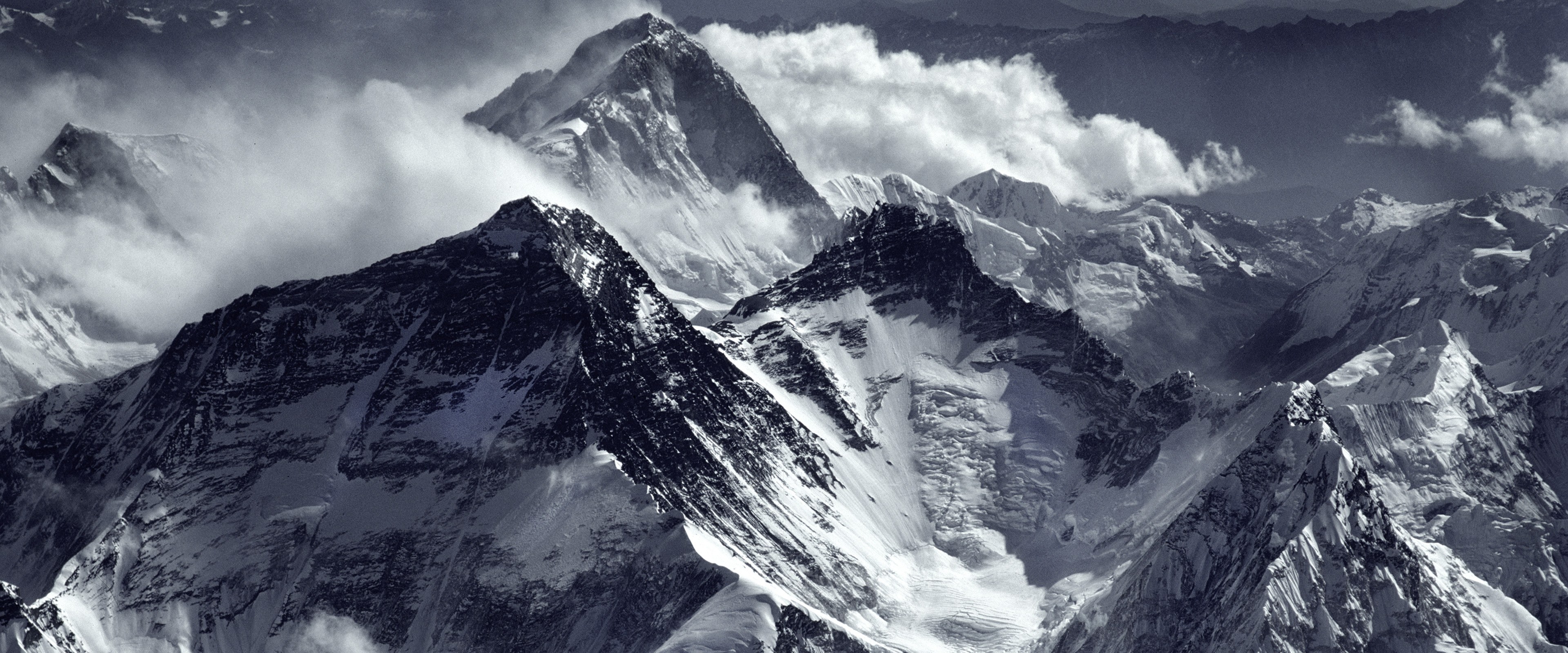 William Thompson: EVEREST — aerial photograph of Mount Everest, 1983 / 2009